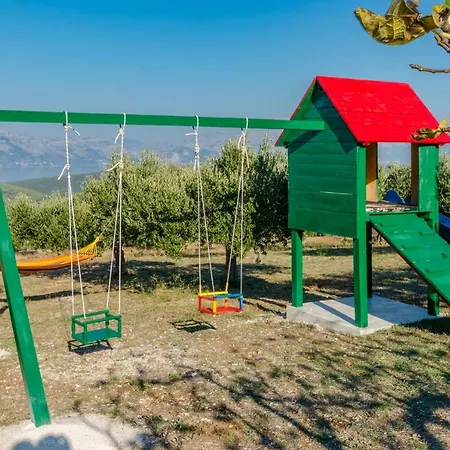 Villa Maslinica