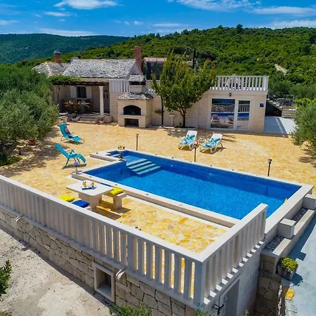 Villa Maslinica *