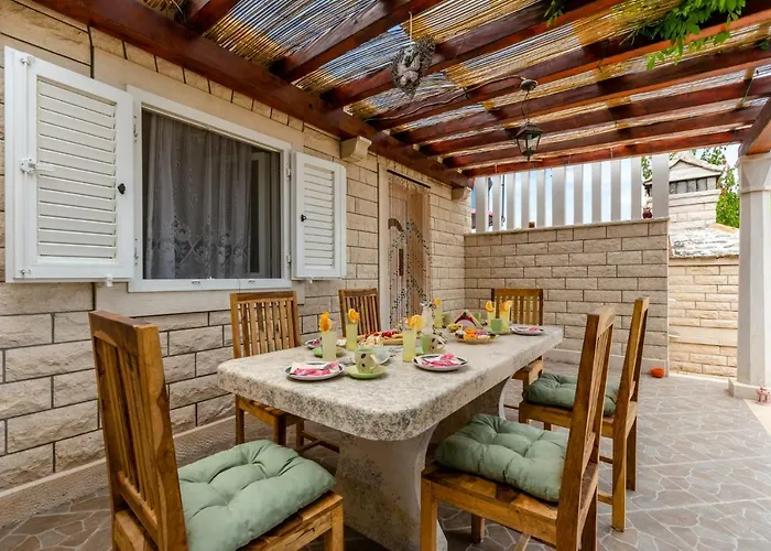 Villa Maslinica Pucisca