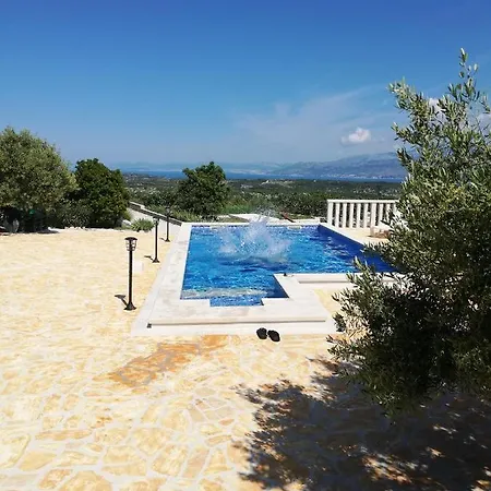 Вилла Maslinica